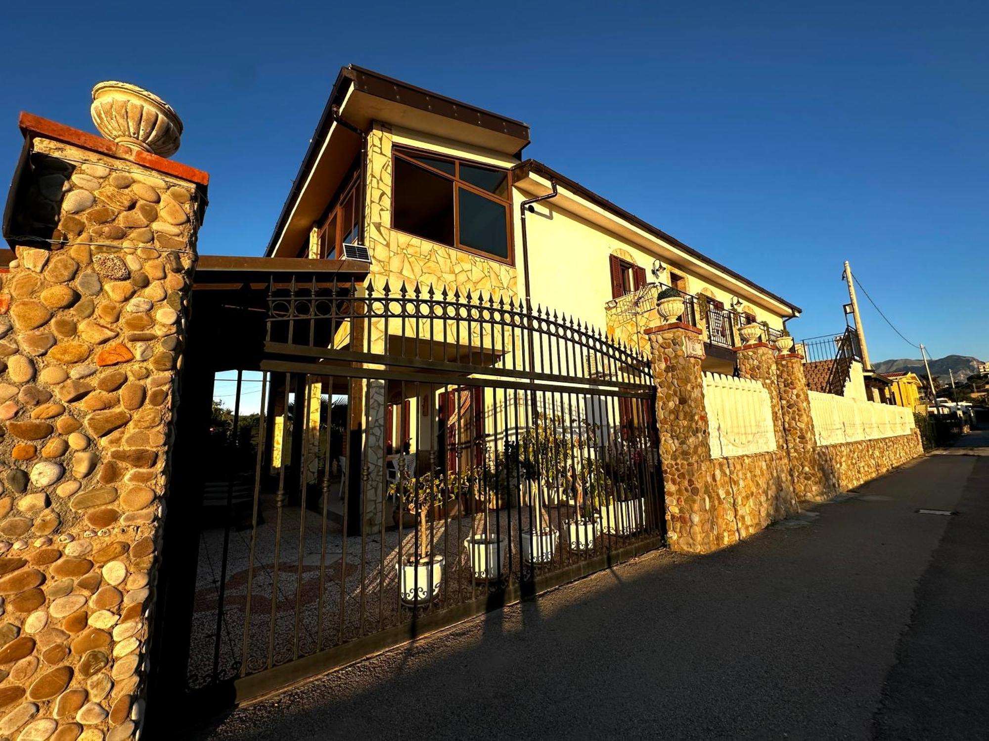 Casa del Sole Campofelice Di Roccella Exterior foto