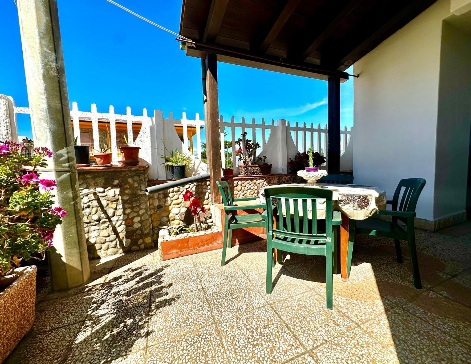 Casa del Sole Campofelice Di Roccella Exterior foto